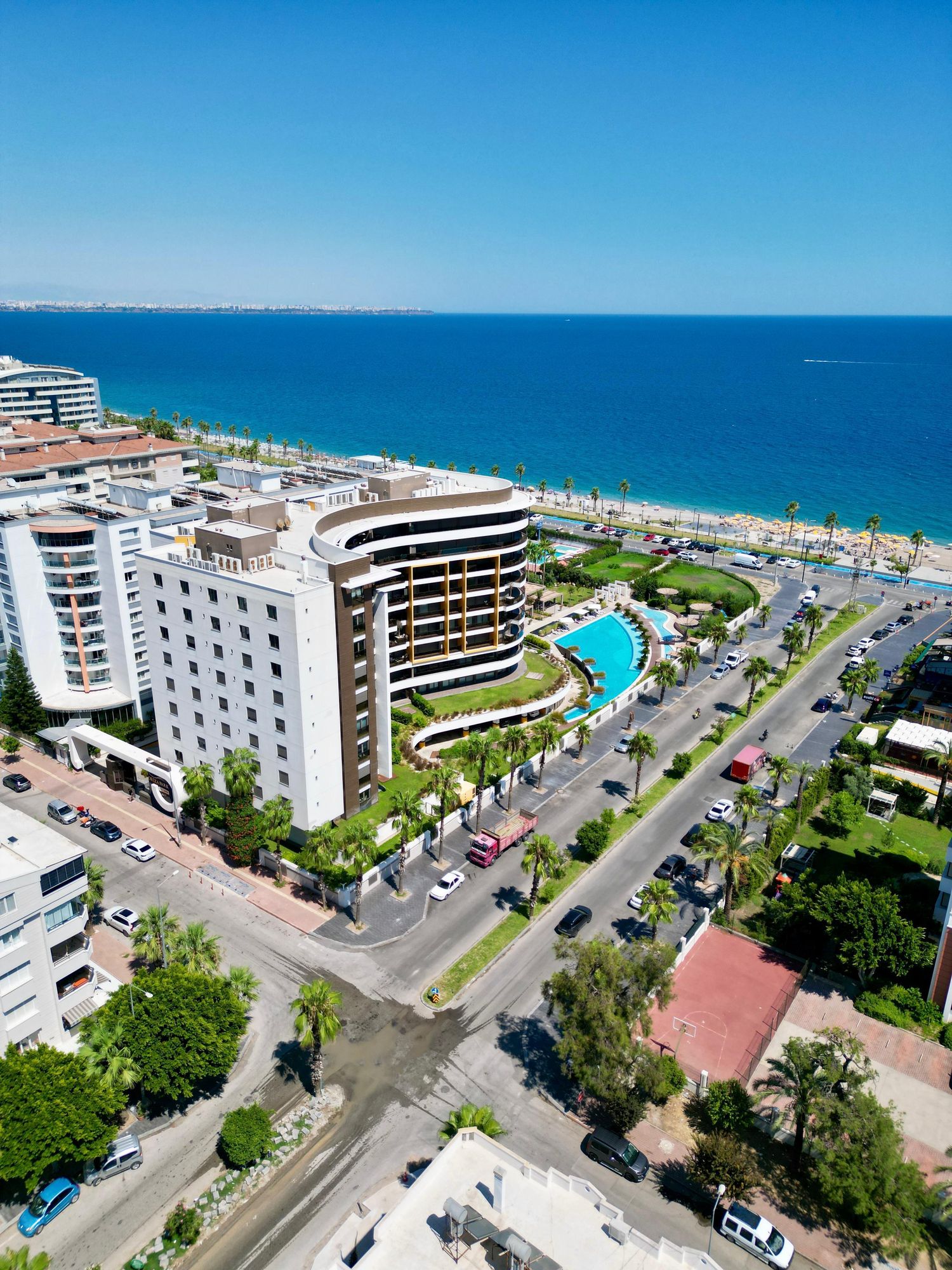 Oriza Park ve Konyaaltı sahili, havadan